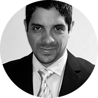 Retrato de Andrés Santos, Gerente de Operaciones de TIPartner